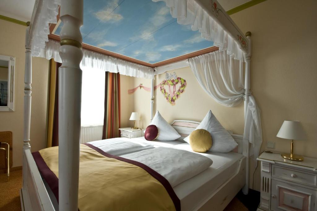 Hotel Speeter Weisenheim am Berg Pokoj fotografie