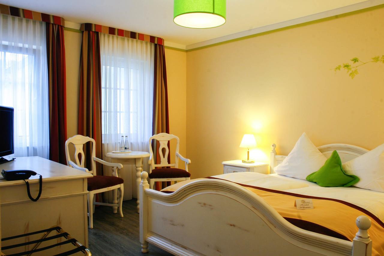 Hotel Speeter Weisenheim am Berg Exteriér fotografie